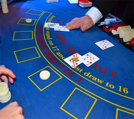 Đánh Bài Poker: Đánh Giá Giá Trị Và Chiến Lược Quản Lý Pot