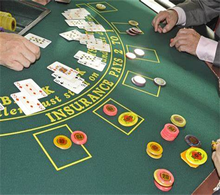 Phân Tích Về Những Lá Bài Lừa Dối Nhất Trong Poker: Phân Tích Về Dạng Lá Bài